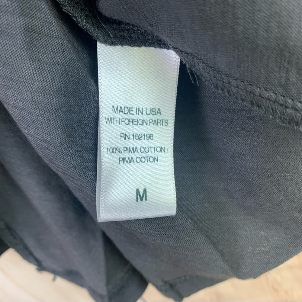 Soulcycle X Sundry Tank Size Medium
Back seam has been cut as seen in pictures. - Picture 4 of 6